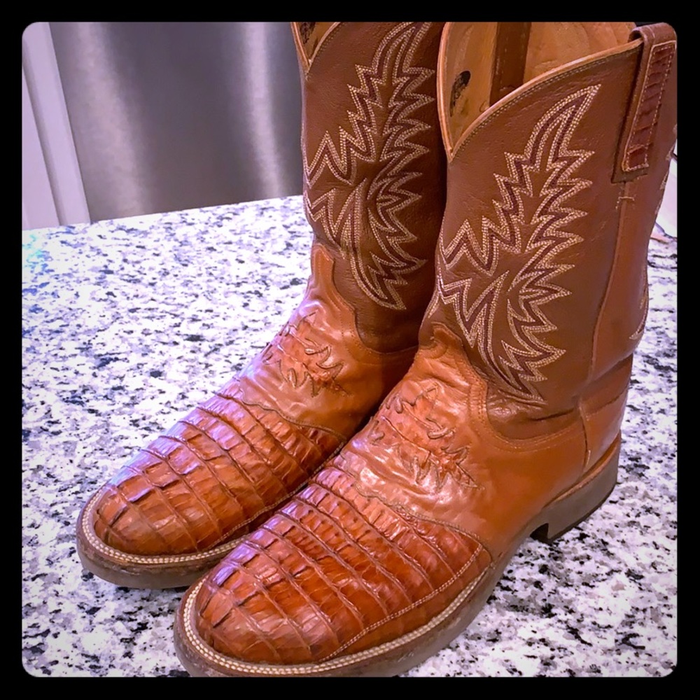 Lucchese hornback caiman boots. 10 1/2
